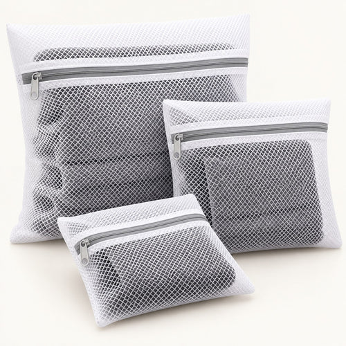 Set of 3 mesh laundry bags